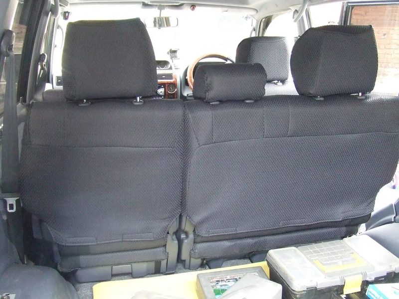Чехлы на Land Cruiser Prado II (90) 1996-02 (пр.р.40/60) бежевая экокожа/бежевая алькантара/Ромб